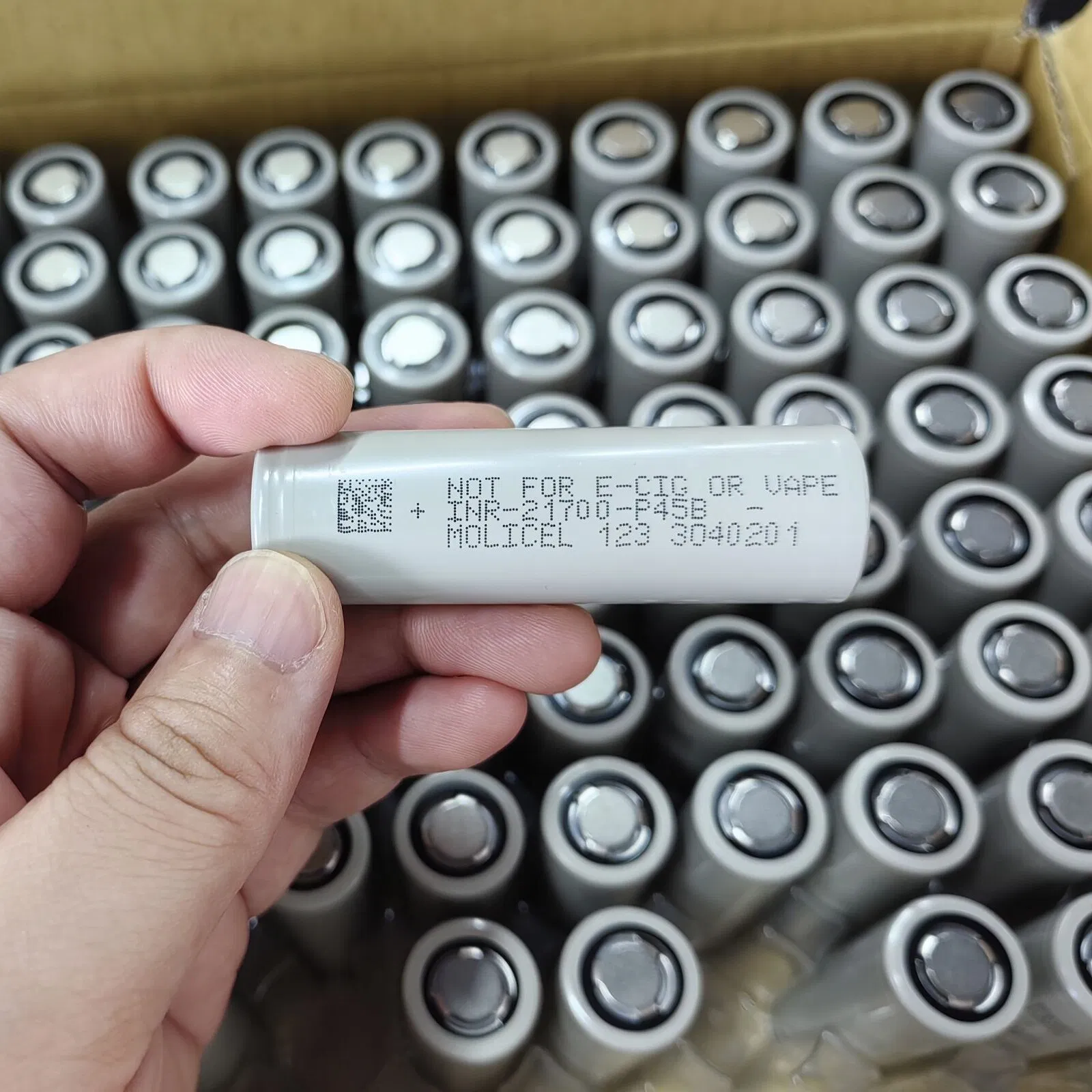 3.7V 21700-P50b/P45b High-Rate 45A Discharge Low-Temperature Resistant Power Lithium Battery