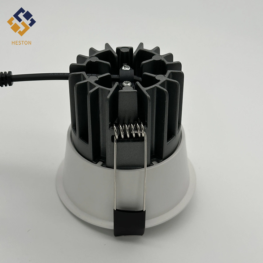 إضاءة LED داونلايت بألوان مختلفة لجسم المصباح الألمنيوم عالي السطوع 12W سبوتلايت