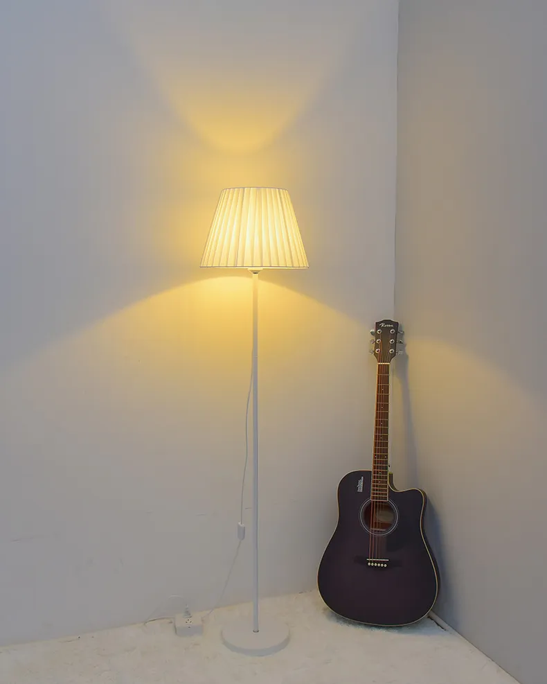 مصباح أرضي حديث بتصميم إبداعي لغرفة المعيشة وغرفة النوم مع تحكم عن بُعد LED