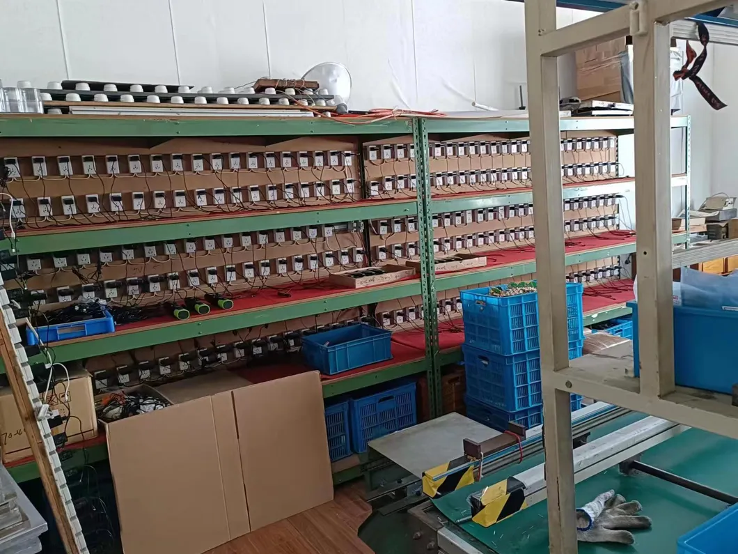 كشاف LED من الألومنيوم قابل لإعادة الشحن 2800 لومن، مصباح يدوي LED فائق السطوع مع مغناطيس