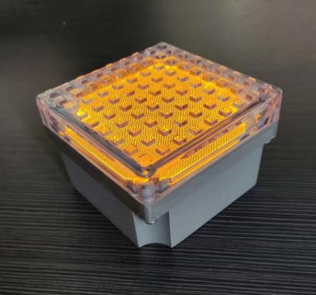 ضوء أرضي مربع الشكل مقاوم للماء يعمل بتقنية LED للحدائق والمناظر الطبيعية تحت الأرض إضاءة شمسية للسطح