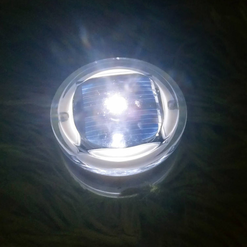 0.1W مصباح LED شمسي تحت الأرض لدرجات السلم والحواجز الزخرفية IP68 و IP67 مادة الجسم من البولي كربونات 5W مصدر الطاقة