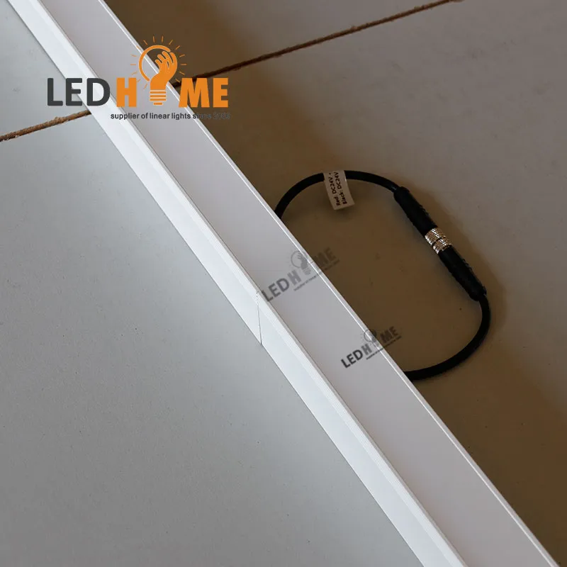 إضاءة أرضية مائية مقاومة للطقس IP68 مضاءة مخفية بتقنية LED للإضاءة الخطية تحت الأرض