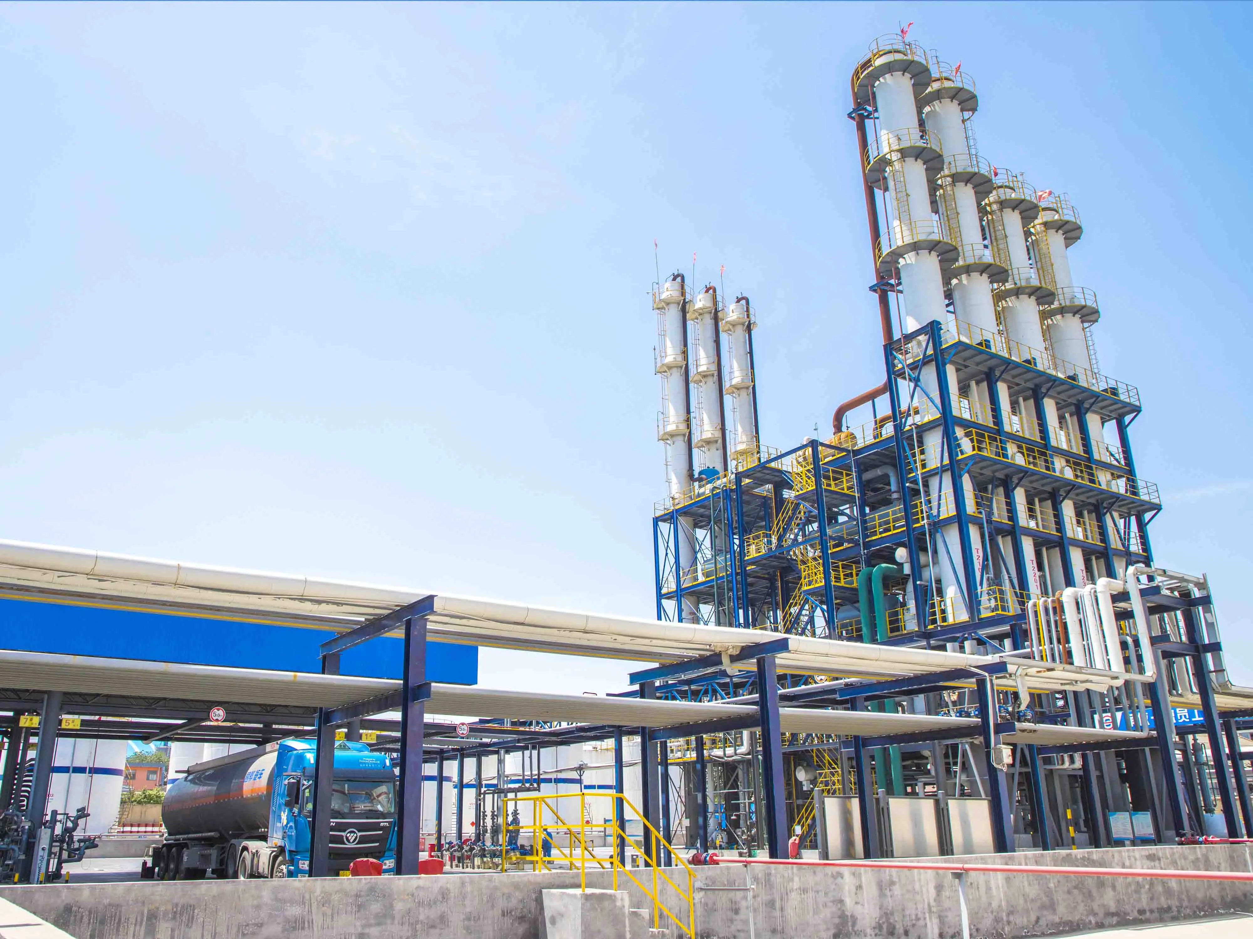 Industrial chemical storage and logistics at Shandong Saier Chemical plant
