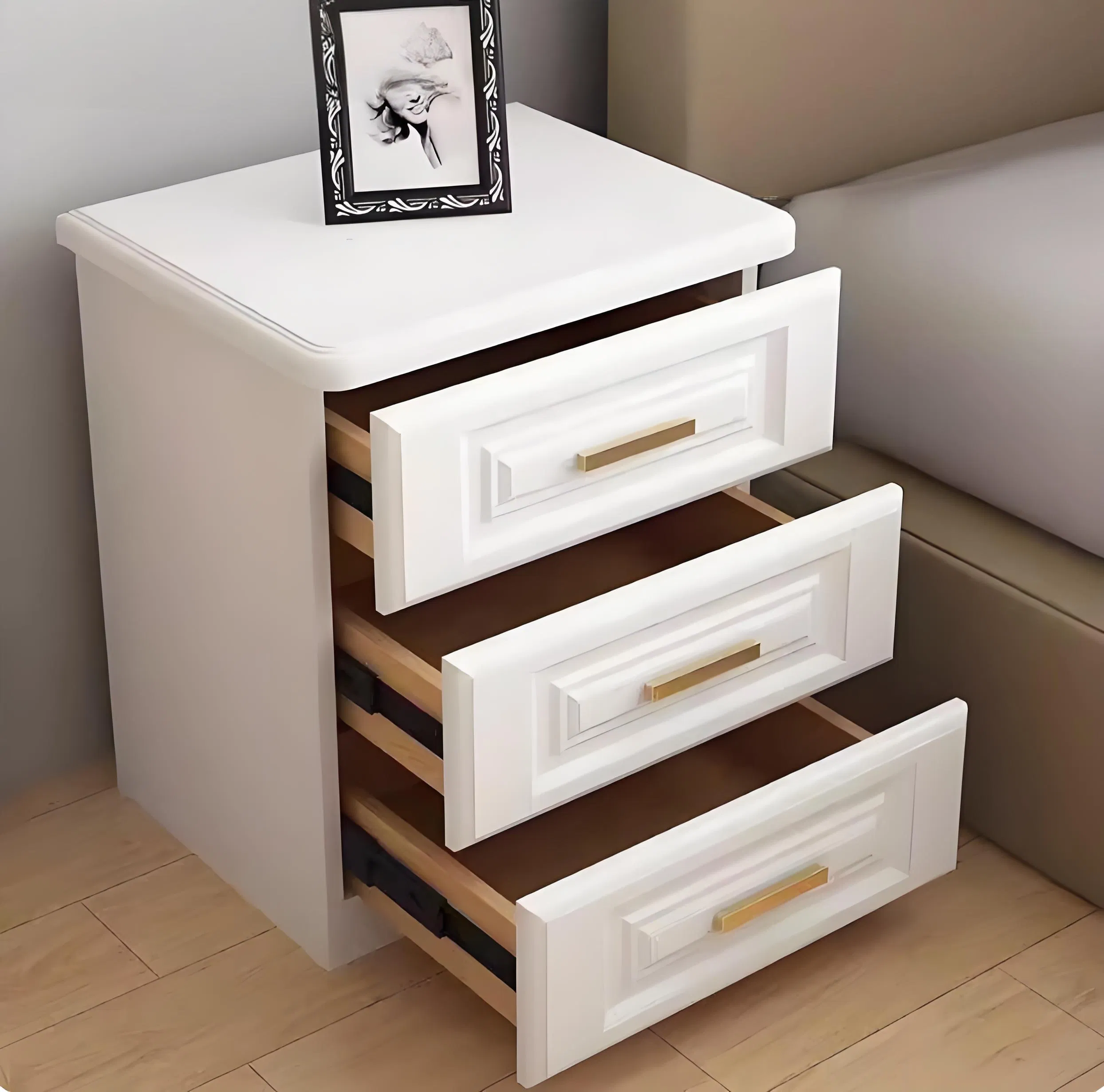 Chic Nightstands to Enhance Your Modern Bedroom Aesthetic