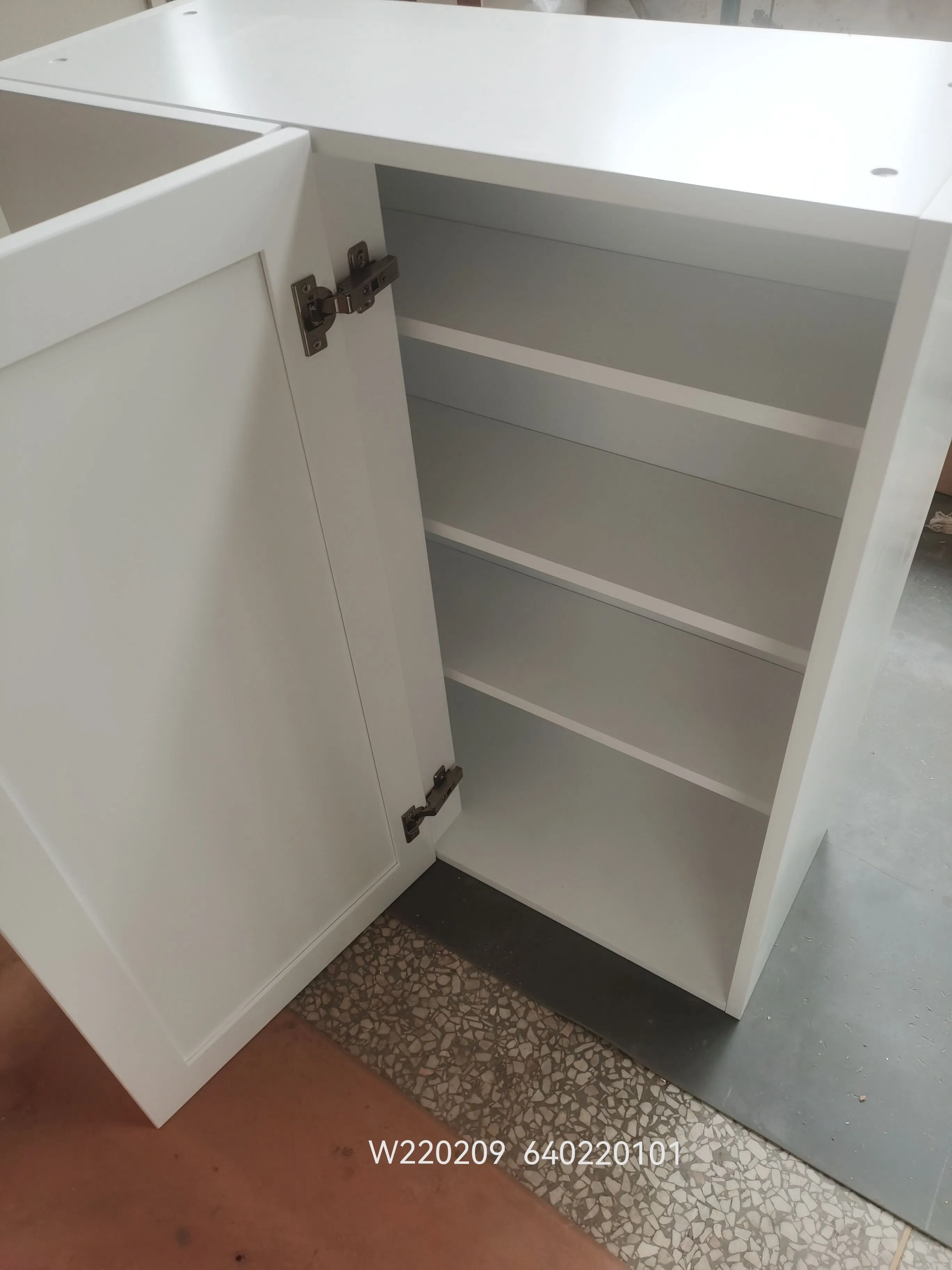 MDF Solid Wooden Finished Paint Veneer Kitchen Cabinet for Bespoke Furnitue