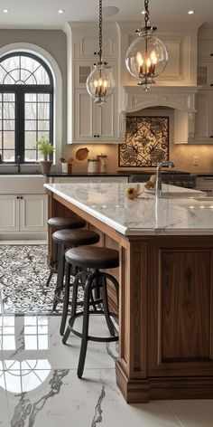 Antique Style European High End Luxury Modular Solid Wood Kitchen Cabinet with Luxury Designs Factory Price Furniture Modern Wooden