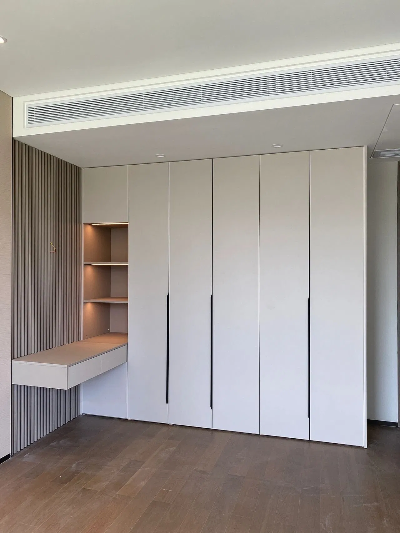 Modern Furniture Sample I Shaped High Quality Bedroom Wardrobe Design in Swing