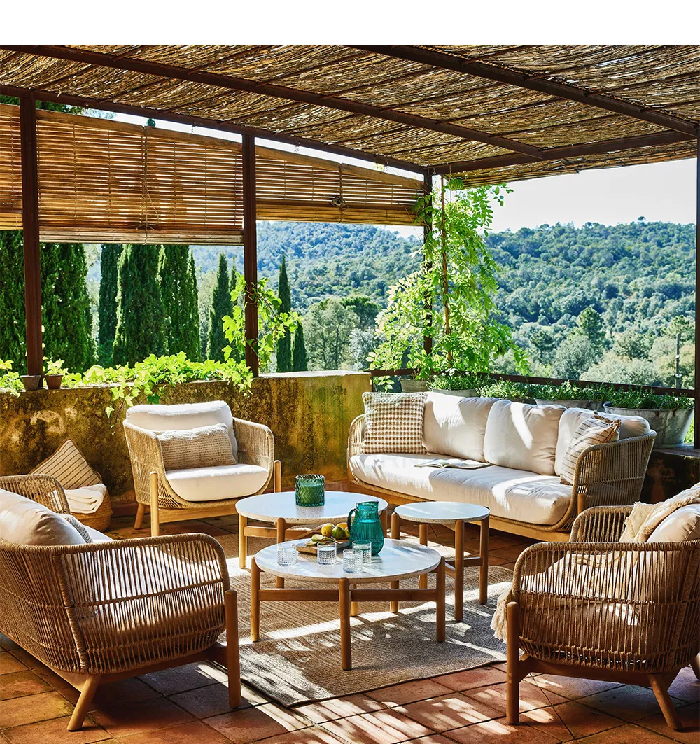 Outdoor Furniture Display 3