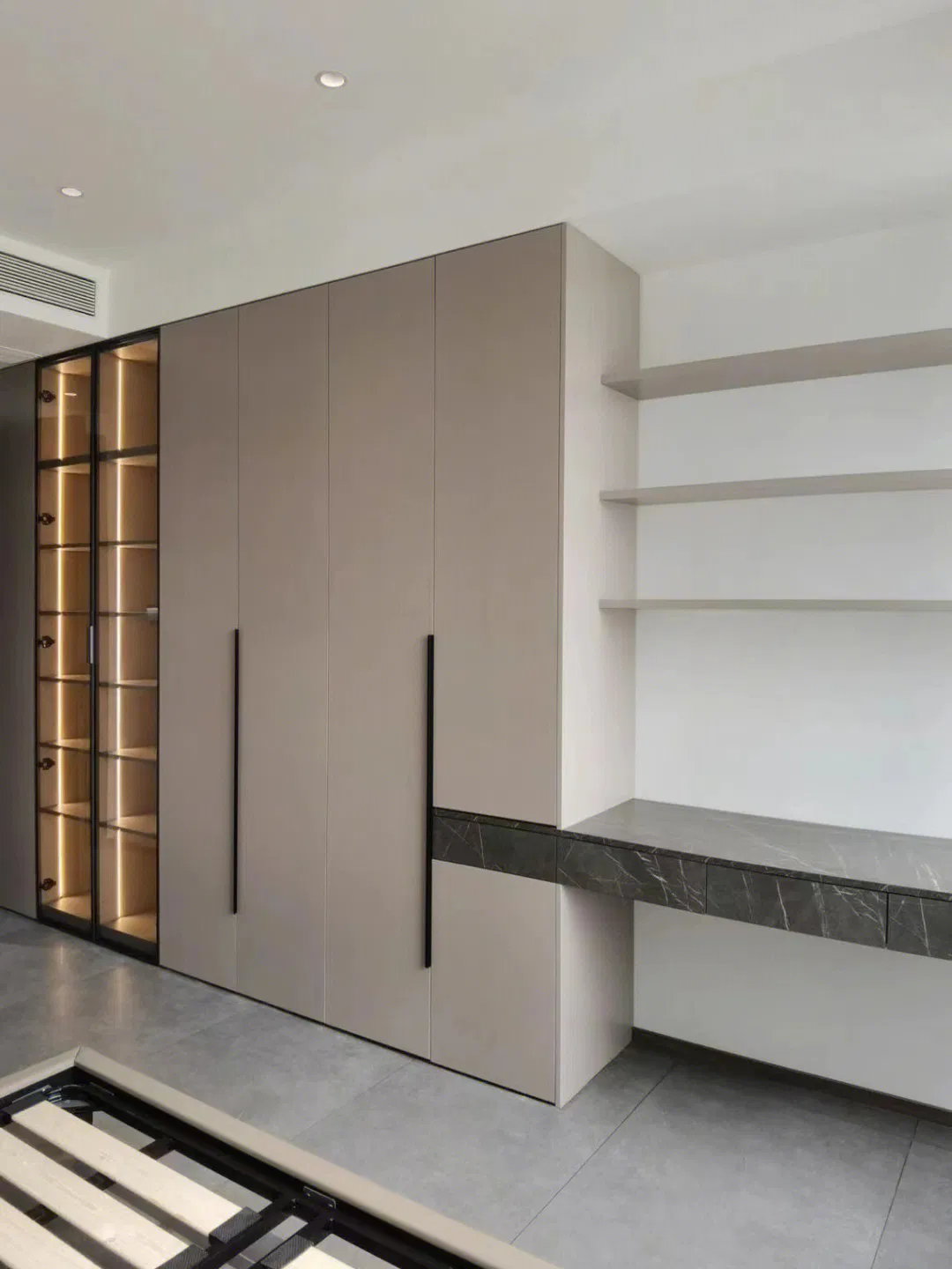 Modern Furniture Sample I Shaped High Quality Bedroom Wardrobe Design in Swing