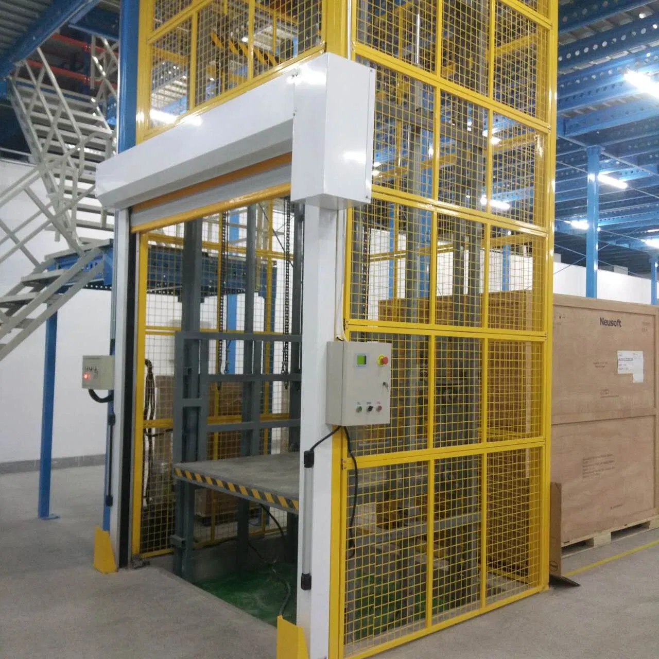 Hydraulic Vertical Wheelchair Lift for Safe and Accessible Transport Solutions