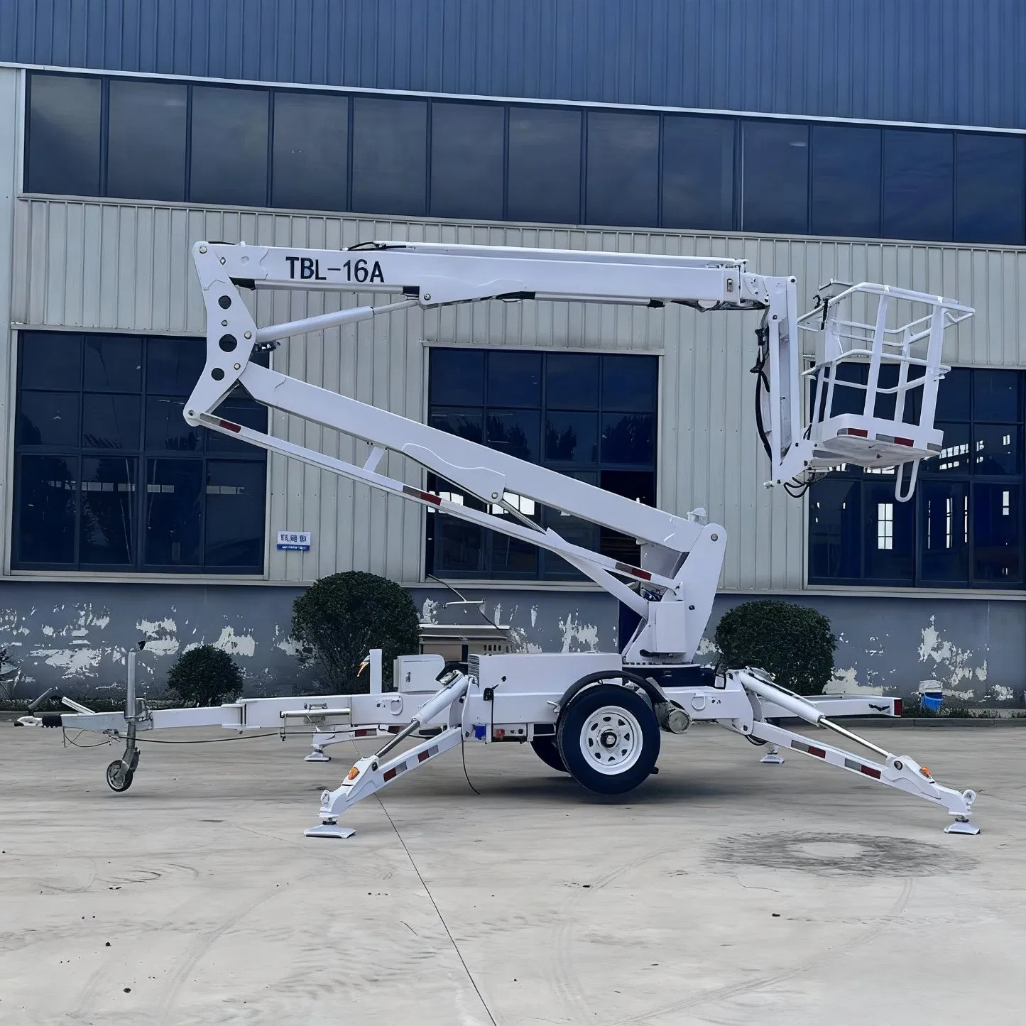 Towable Articulating Boom Lift Portable Aerial Platform for Building Construction Cherry Picker Mobile Boom Lift Man Lift 14 M 16 M 18 M 20 M