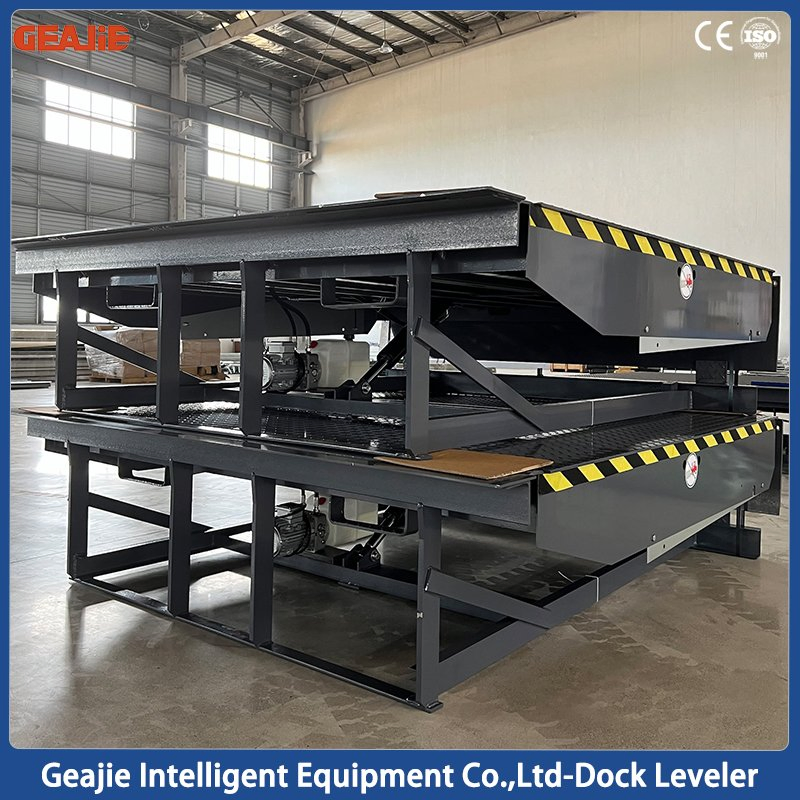 Mechanical Dock Leveler Heavy Duty 6.8 Tons Capacity Hydraulic Loading Dock Equipment CE &amp; ISO Certified