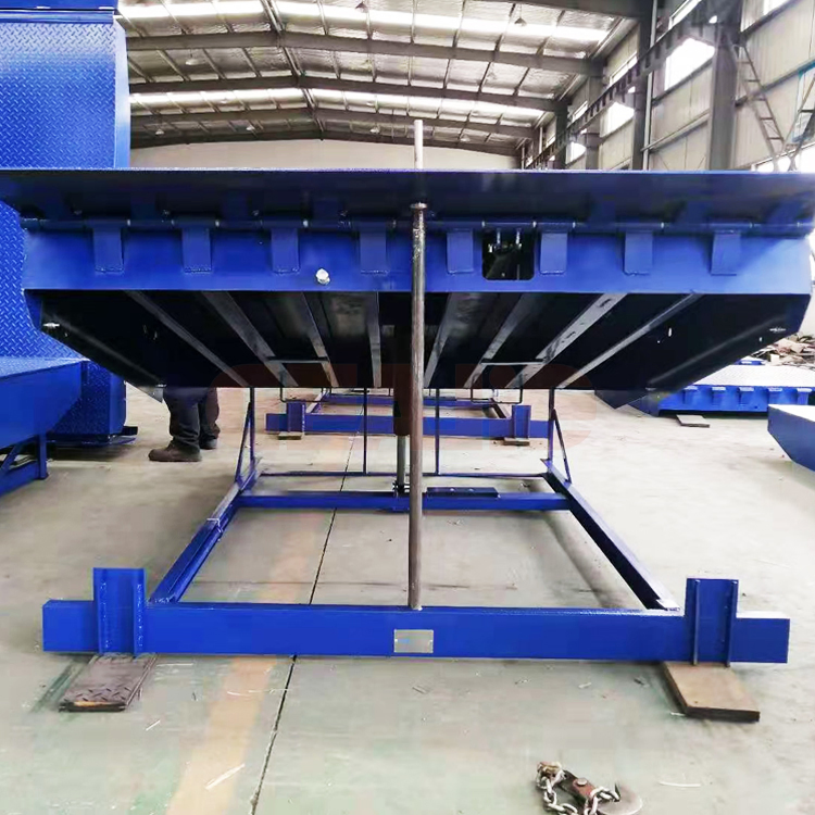 Mechanical Dock Leveler Heavy Duty 6.8 Tons Capacity Hydraulic Loading Dock Equipment CE &amp; ISO Certified
