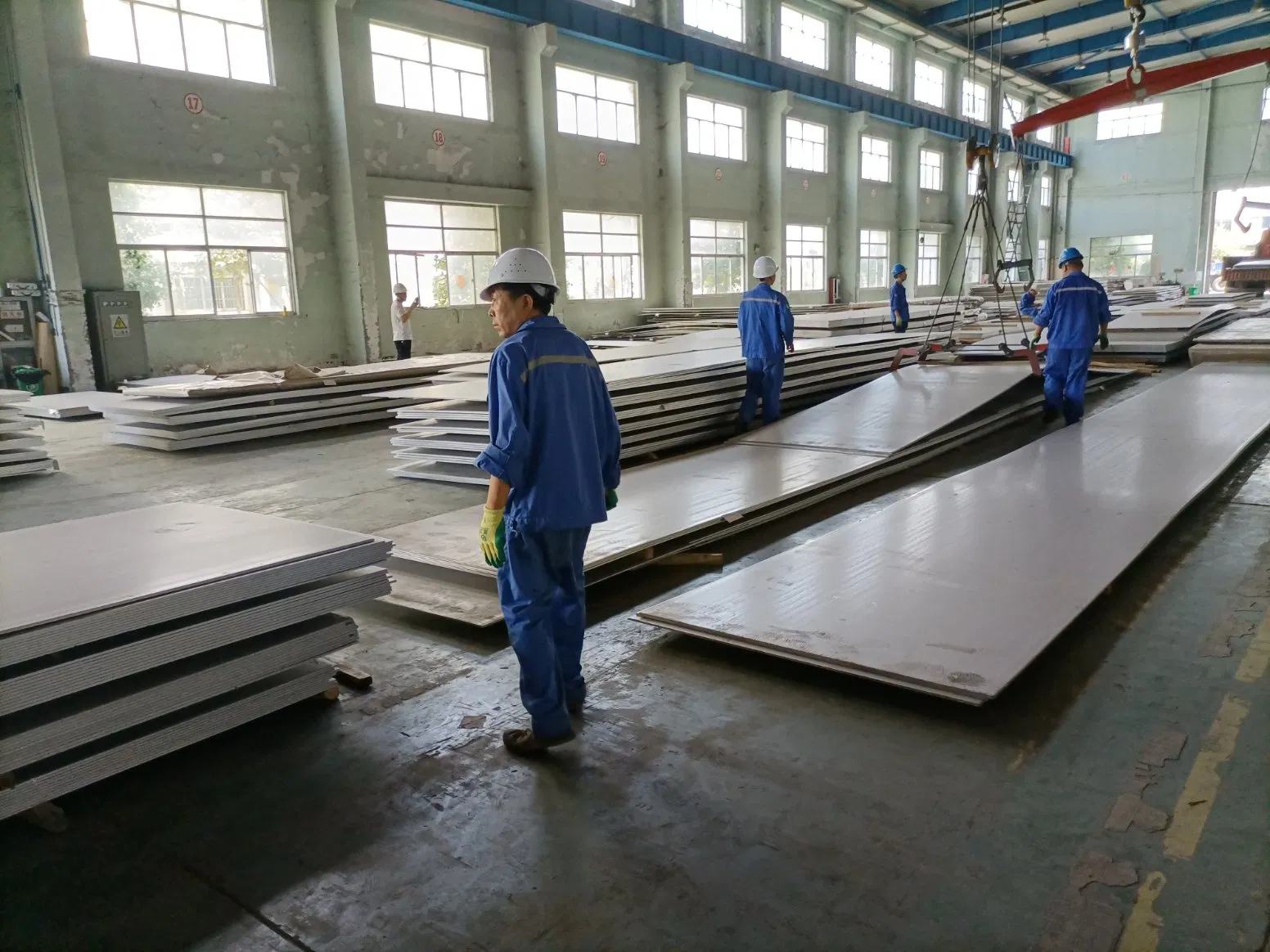 ASTM SA240m 321 304 304L Cold Rolled 201 202 Iron Customized Size 316L 316ti 0.3mm-3.0mm Thickness 2b Ba Mirror 321 Stainless Steel Plate Facory