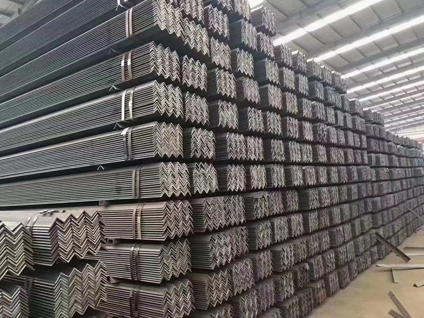 Hot Rolled Mild Steel Angle Bar High Strength Wholesale Supply