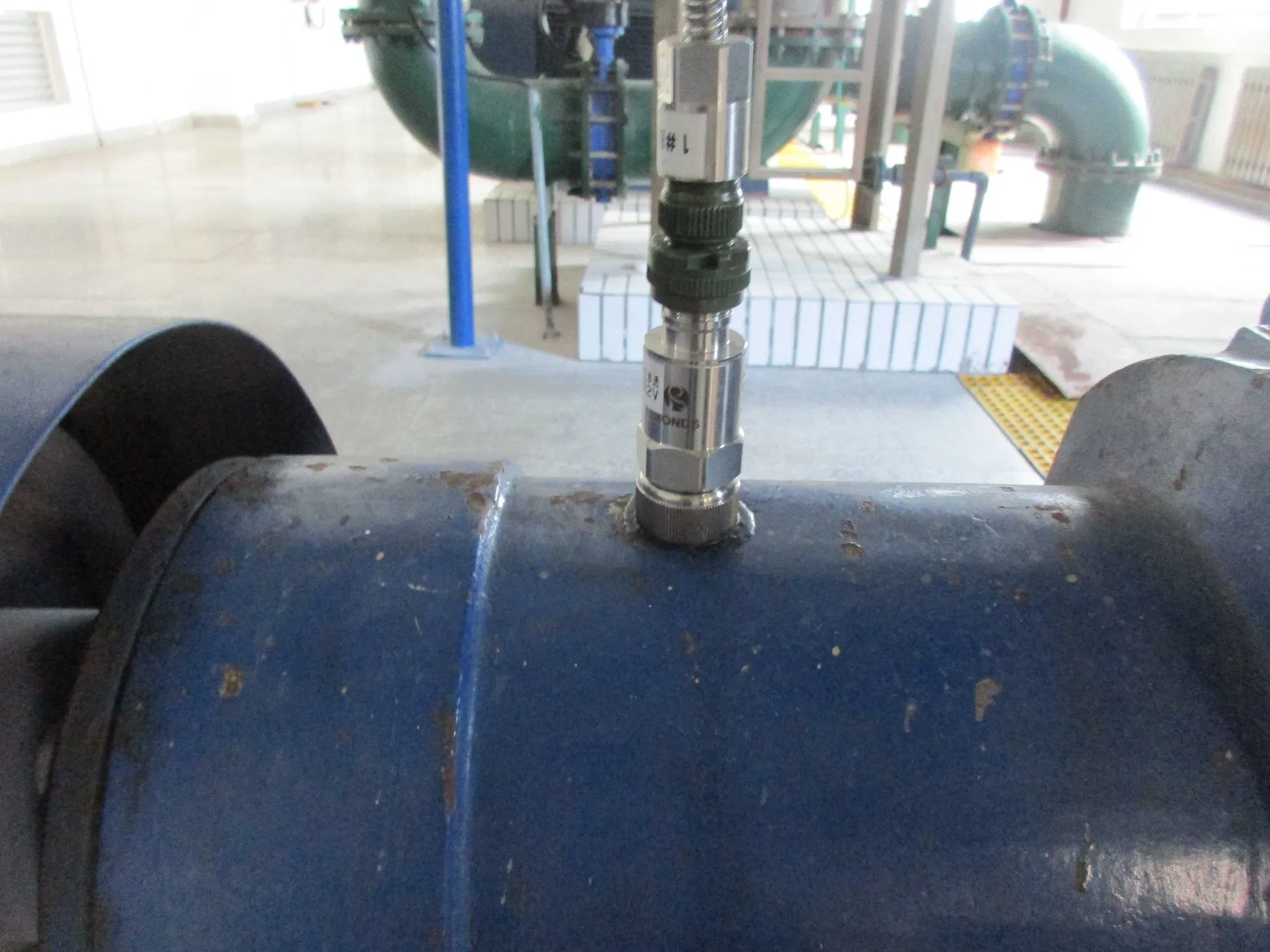 Real Time Condition Mornitoring System for Machine Predictive Maintenance