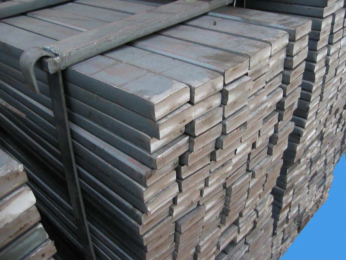 Hot Rolled Flat Bar Barra Plana Acero Plano Acier Plat Flat Steel Bar