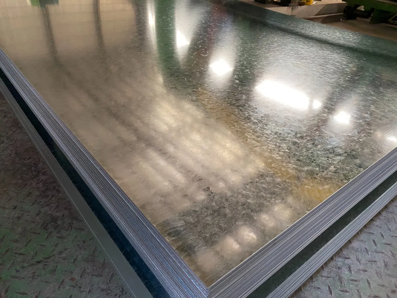 Hot Dipped Galvanized Steel Sheet En Dx51d Z120 0.6mm 0.8mm 1.1mm Regular Spangles Zinc Coating Sheet