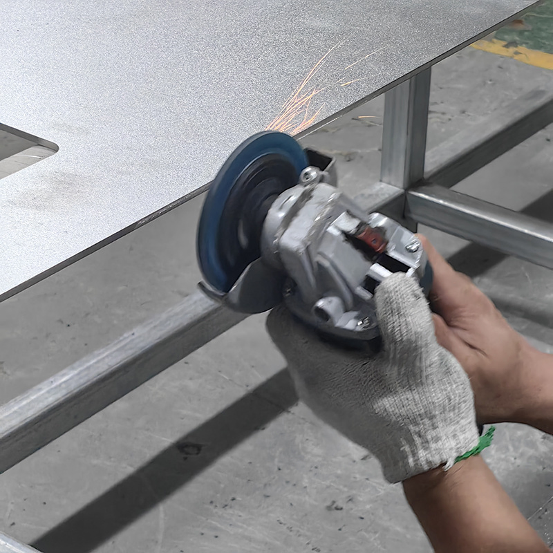 Kitchen Equipment-Grade Stainless Steel with Anti-Scratch Finish