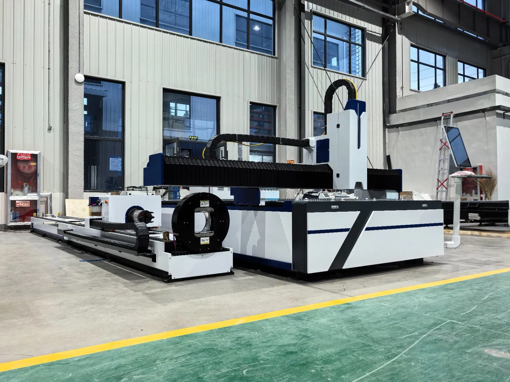 Reliable 3000W CNC Laser Cutting Machine for Metal Sheet and Tube Processing in Architectural Metalwork and Construction Industry