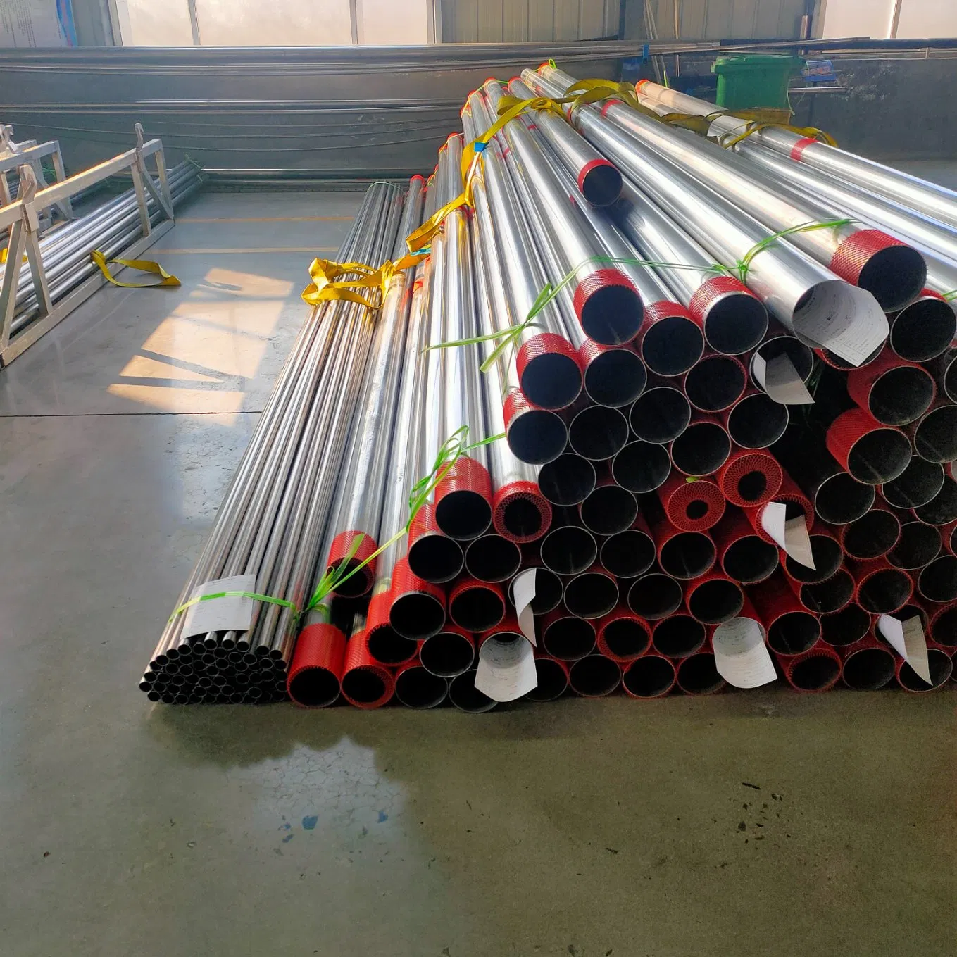 Brushed Surface En10216 S31603 Stainless Steel Round Pipe for Elevator and Escalator Interior Panels and Architectural Metalwork