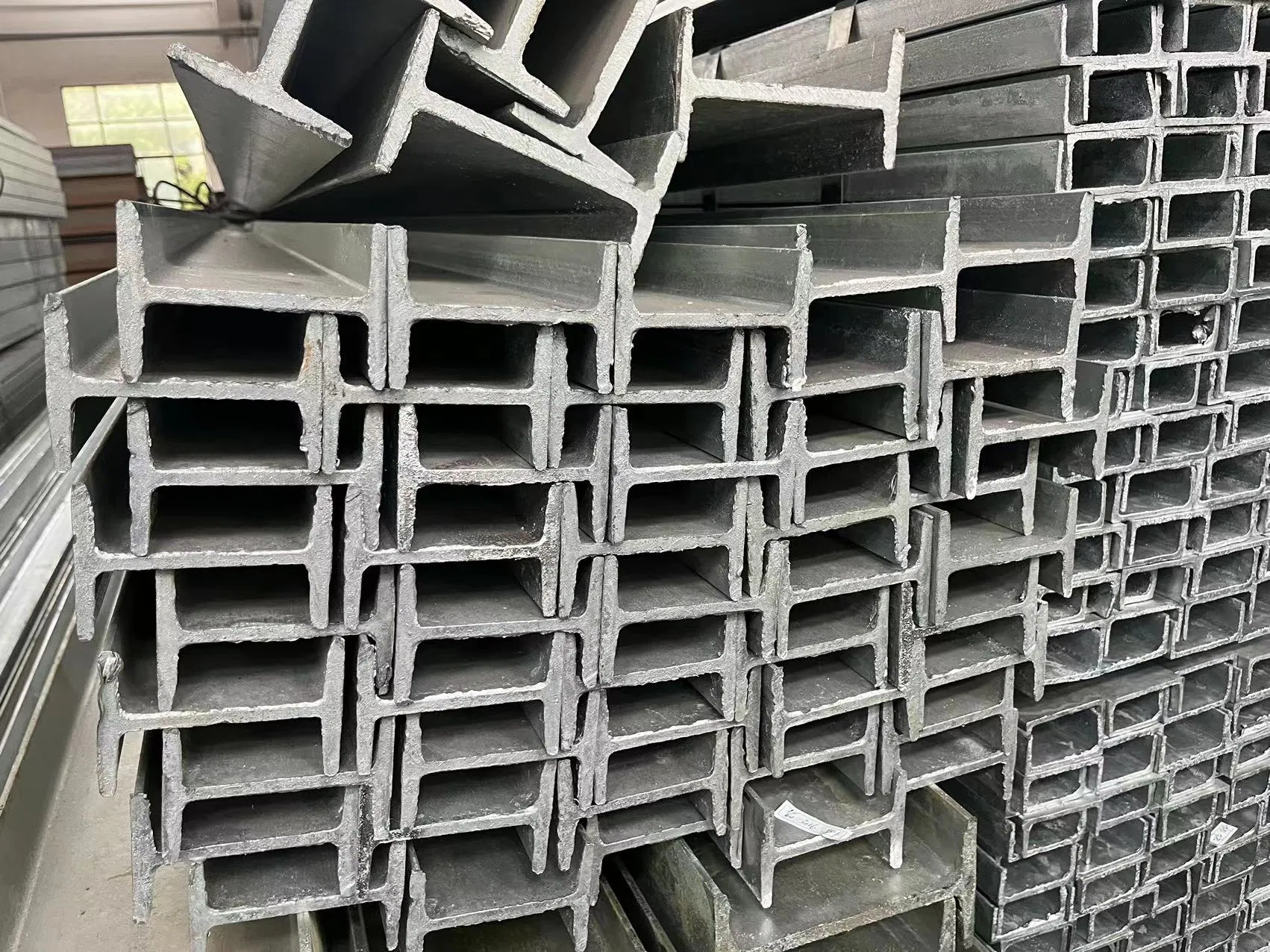 ASTM S235jr S275jr High Strength Structural Carbon Steel Q235B Q355b H-Shape Beam Price S355jr Ms H Beam (IPE, UPE, HEA, HEB) I Beam Steel
