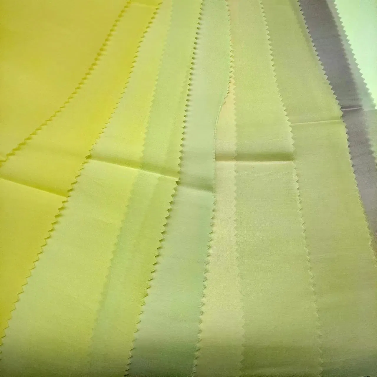 Colorful Premuim Low Price 12mm Silk Organza Satin for Wedding Dress