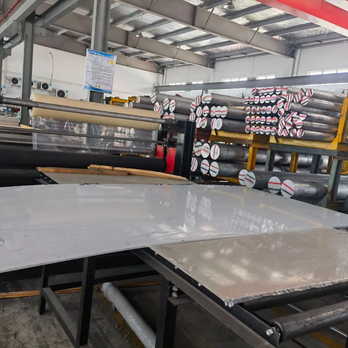 Aluminium Sheet /Aluminum Sheet/Block/Checkered Plate/Coil/Section/Flat Bar/Square Pipe (1060/2014/2024/5052/5754/5083/6061-T6/6082/6063/7050/7075-T651)