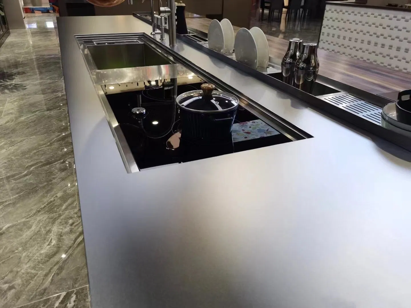 Kitchen Equipment-Grade Stainless Steel with Anti-Scratch Finish