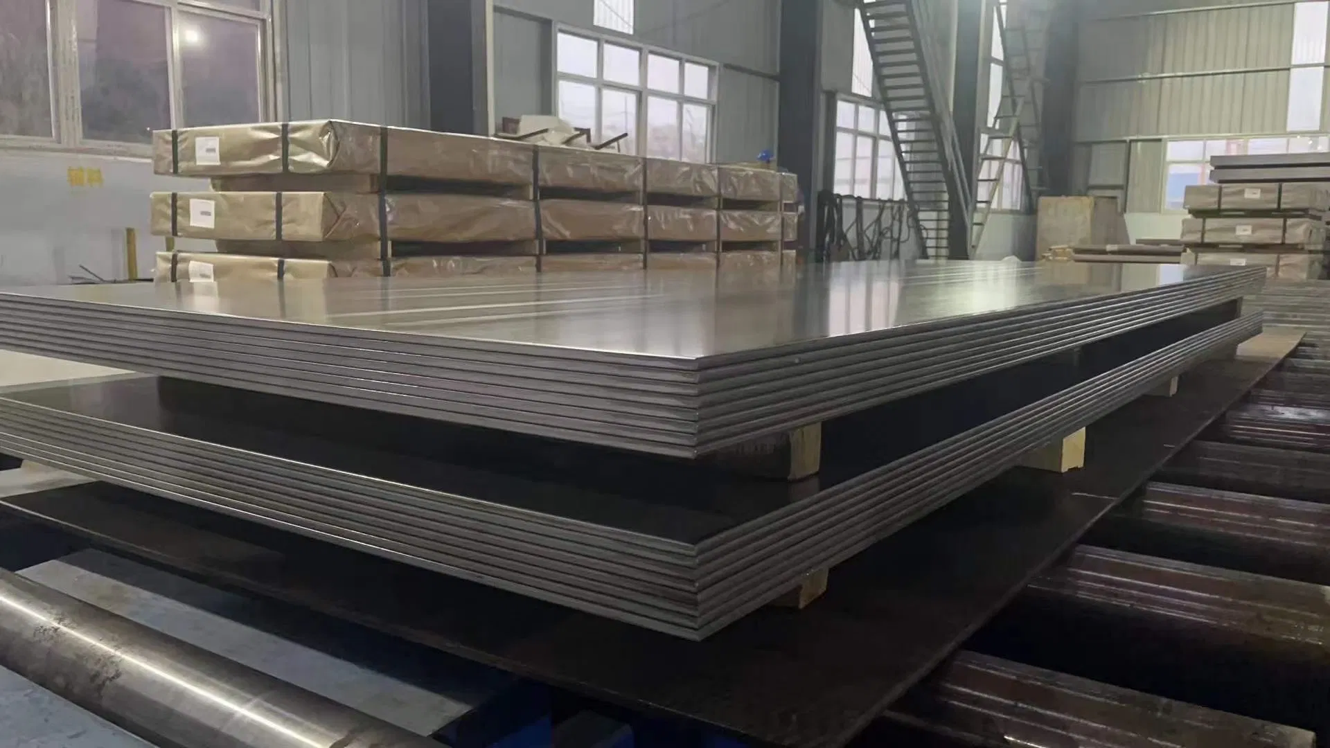 Custom Sized High Quality 304 GB 022cr19ni10 Stainless Steel Plate 304L Stainless Steel Sheet with ASTM AISI JIS Certification