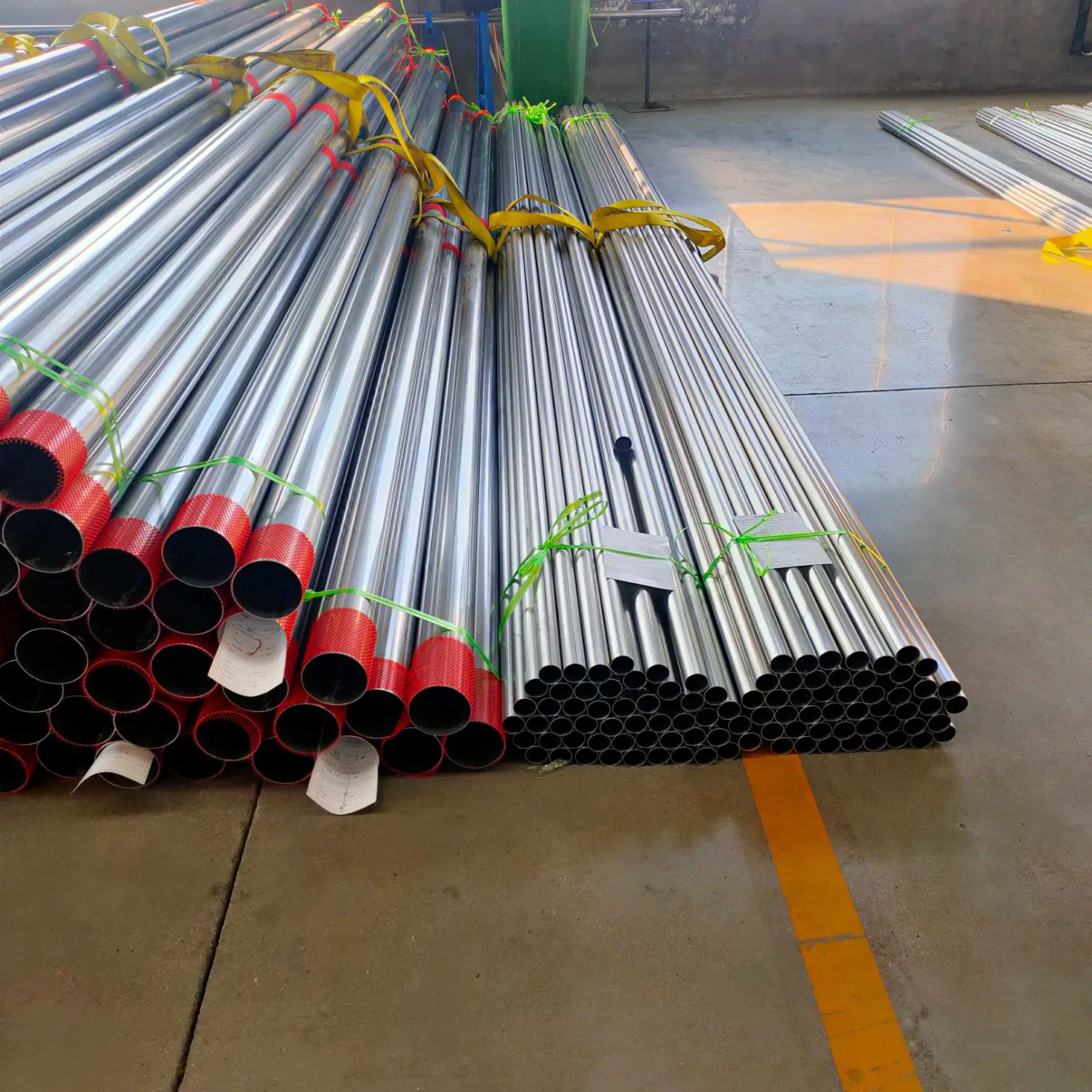 Brushed Surface En10216 S31603 Stainless Steel Round Pipe for Elevator and Escalator Interior Panels and Architectural Metalwork