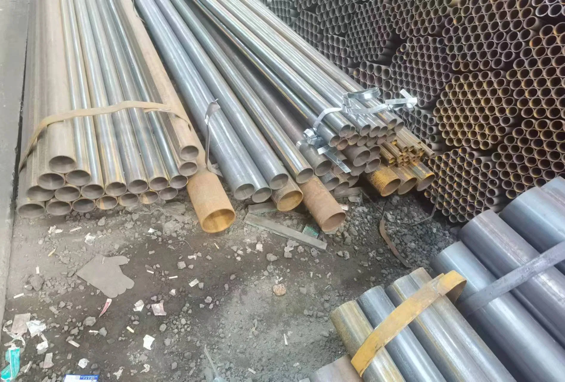 Factory Wholesale High Compatibility Welded Round Tube Seamless Steel Tube for Oil and Gas Fluid Piping