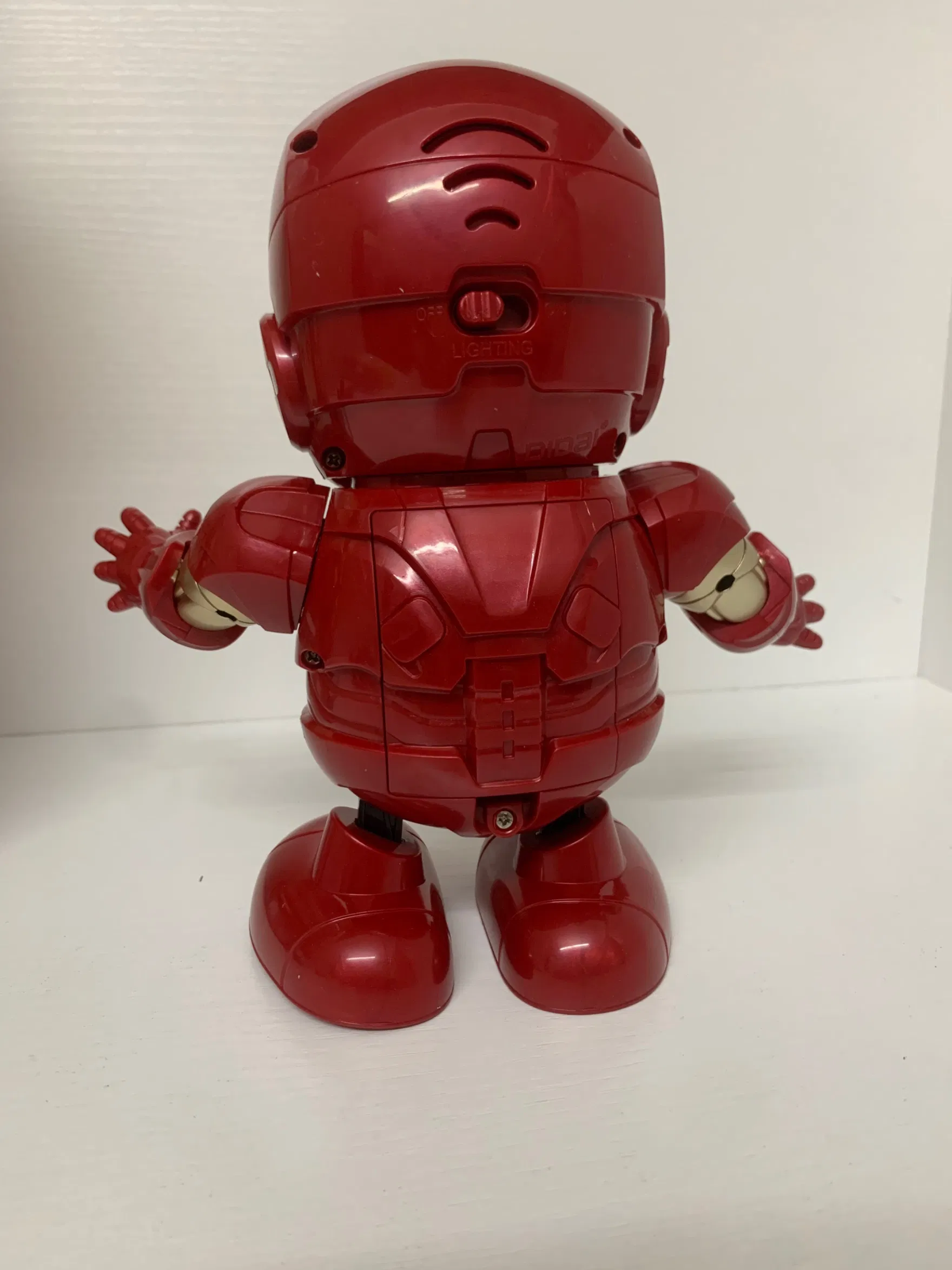 Figura de Ação Personalizada, Modelo de Carro em Liga, Carro Controle Remoto, Brinquedo Educativo, Modelo de Brinquedo em Plástico, Carro em Die Casting, Brinquedo Eletrônico de Robô, Presente, Homem de Ferro Dançante