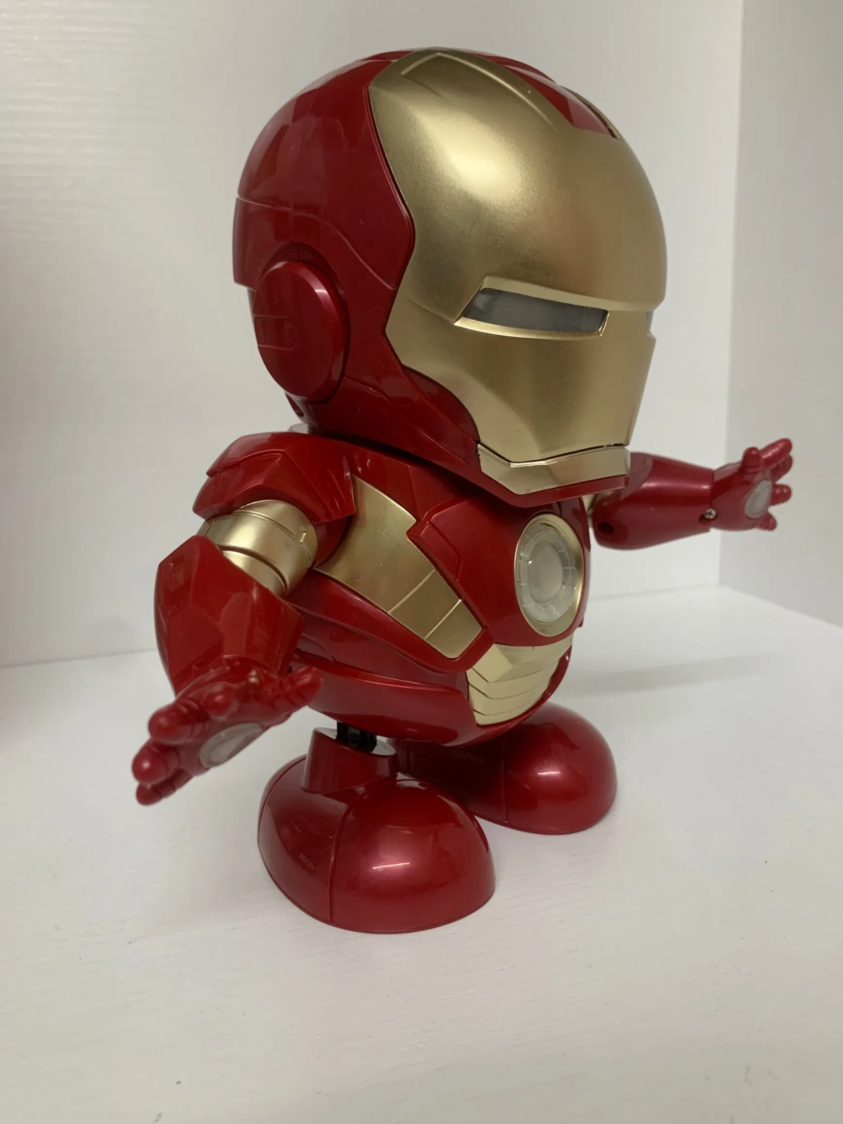 Figura de Ação Personalizada, Modelo de Carro em Liga, Carro Controle Remoto, Brinquedo Educativo, Modelo de Brinquedo em Plástico, Carro em Die Casting, Brinquedo Eletrônico de Robô, Presente, Homem de Ferro Dançante