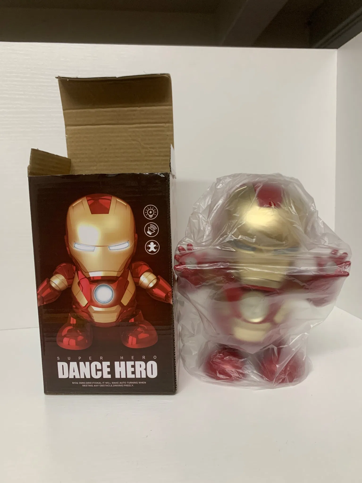 Figura de Ação Personalizada, Modelo de Carro em Liga, Carro Controle Remoto, Brinquedo Educativo, Modelo de Brinquedo em Plástico, Carro em Die Casting, Brinquedo Eletrônico de Robô, Presente, Homem de Ferro Dançante