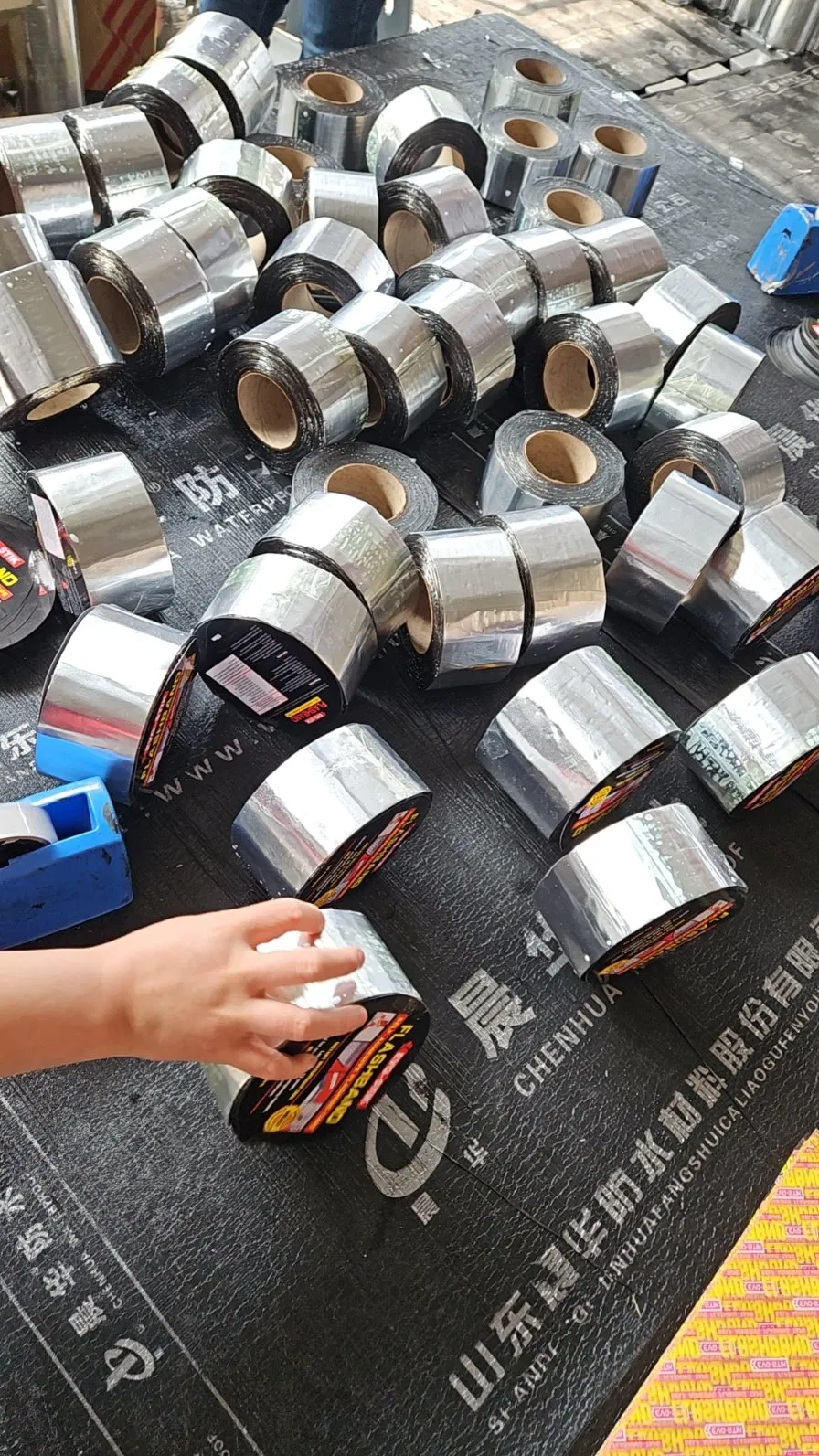 Premium Aluminum Foil Leak Barrier Wrap with Self-Adhesive Backing