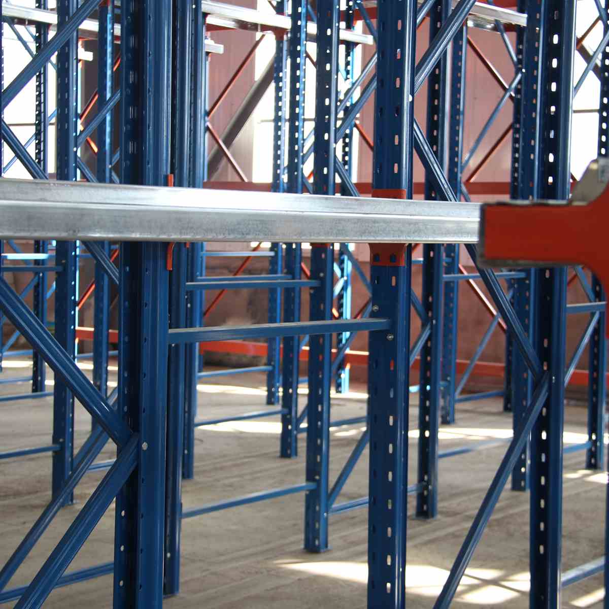 High Density Storage Radio Shuttle Pallet Racking Warehouse Racks Semi-automatic Racking System