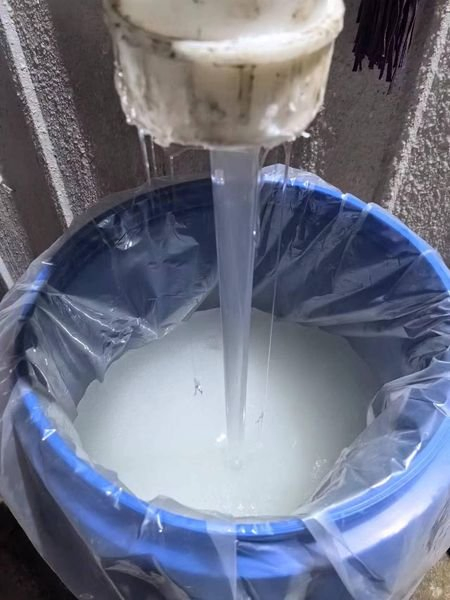 SLES Detergent Raw Material 70% Purity CAS 68585-34-2 Light Yellow for Cosmetic Hair Care Applications