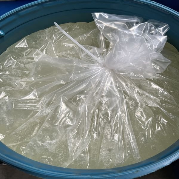 SLES Detergent Raw Material 70% Purity CAS 68585-34-2 Light Yellow for Cosmetic Hair Care Applications