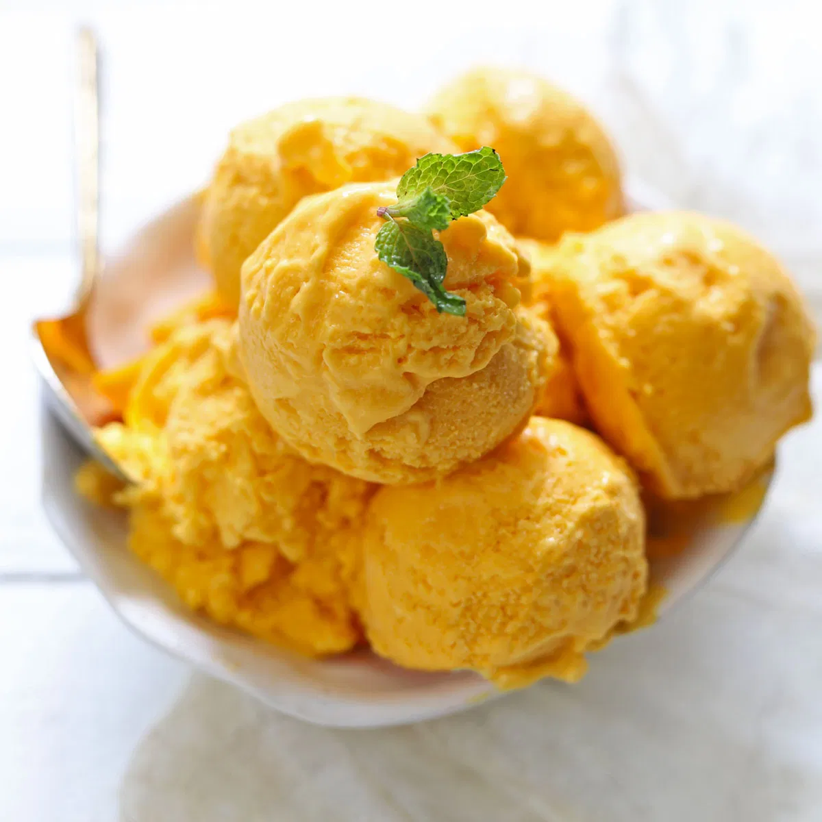 Polvo de sabor a mango, aroma de fruta tropical, sabor sintético de grado alimenticio para helados, jugos y panadería