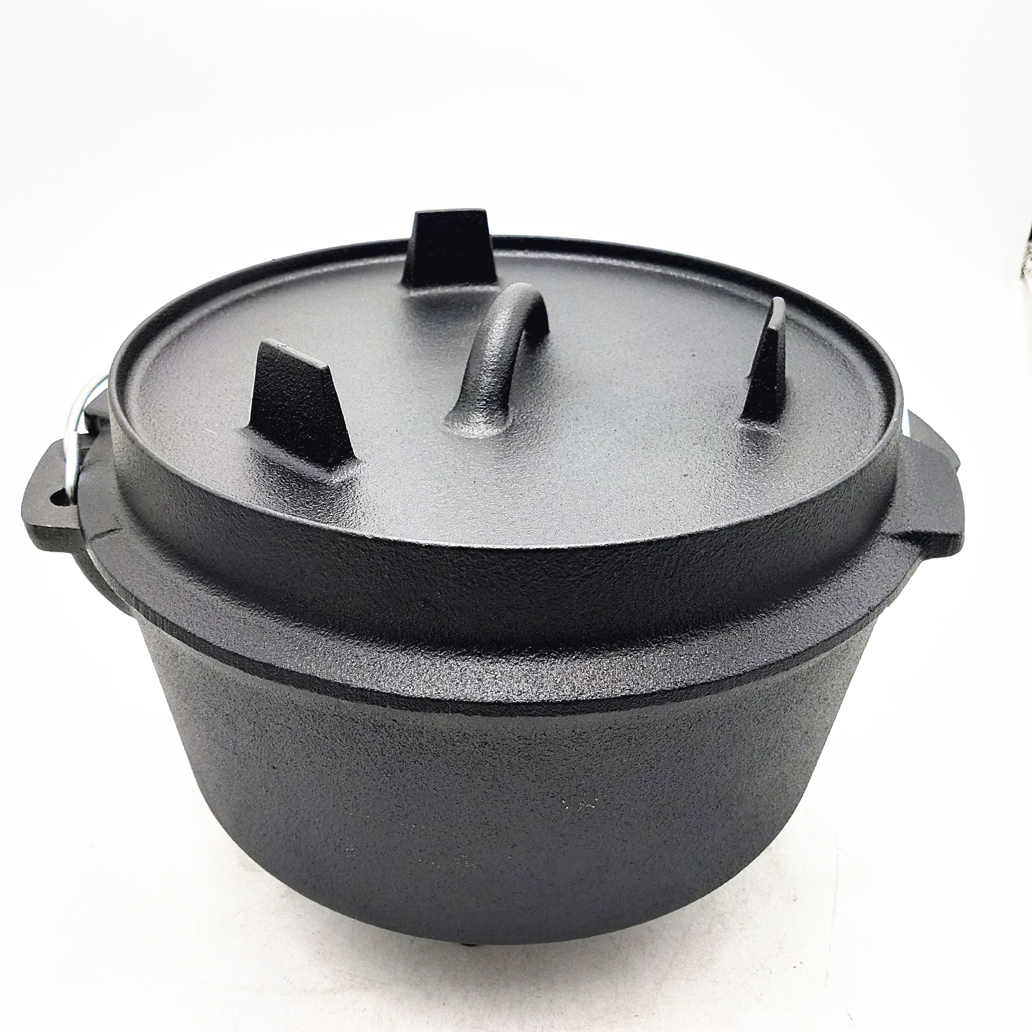 Kitchen Ware Non Stick Pre-seasoned Cast Iron Pot Dutch Oven Black Cookware Pot for Outdoor Picnic With Lid and Lapper