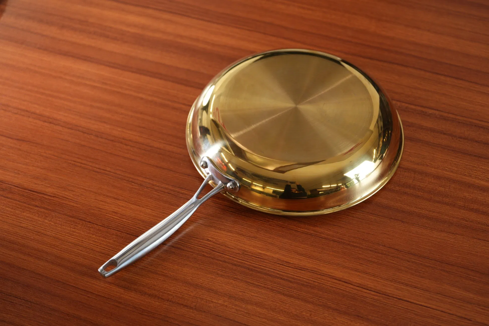 Modern Design 28cm Tri-Ply Stainless Steel Golden Non-Stick Honey Comb Fryingpan Cookware