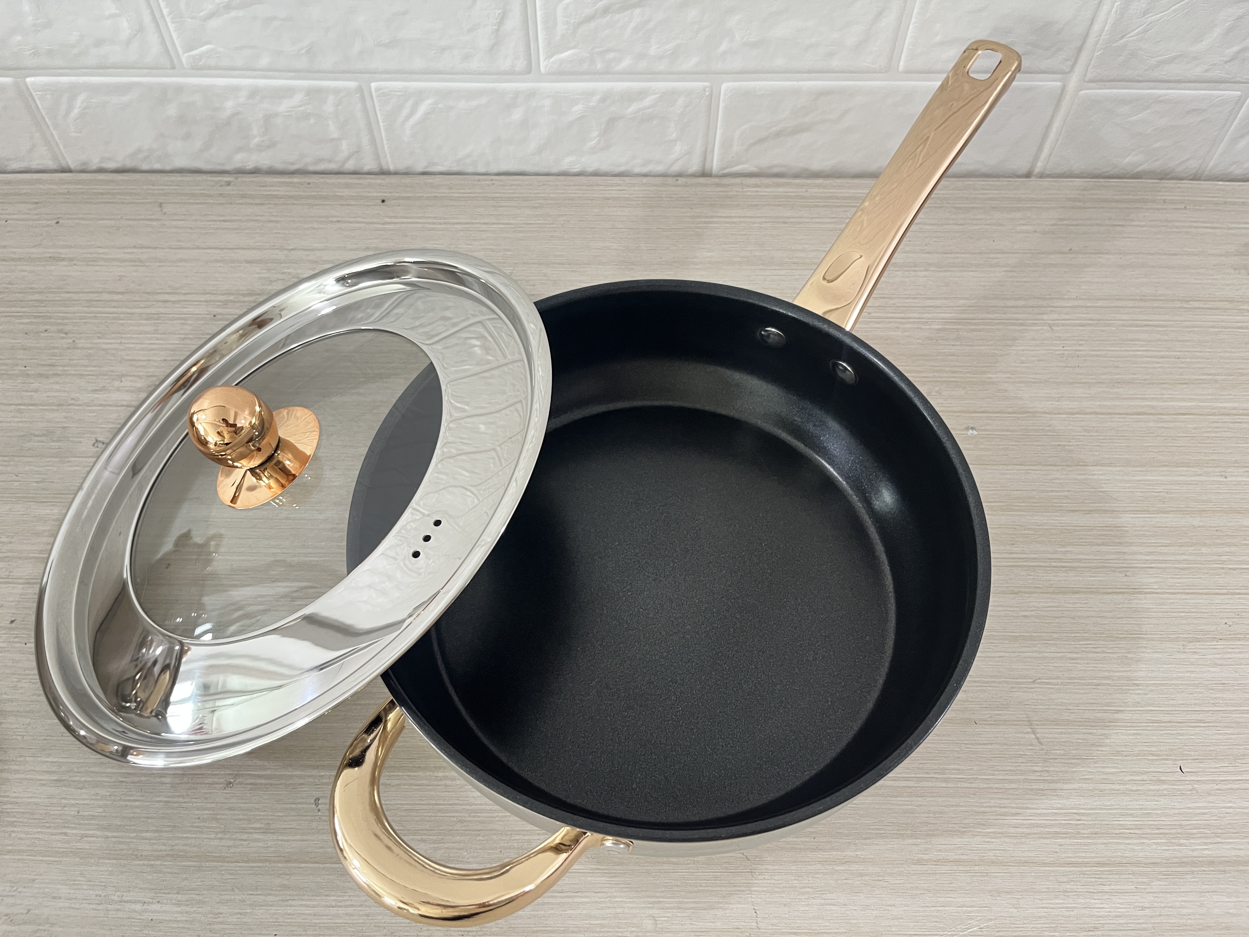 New Products Kitchen Pots 12Pcs Stainless Steel Non-Stick Cookware Sets Colorful Nonstick Cookware Sets Non Stick Cookware Set