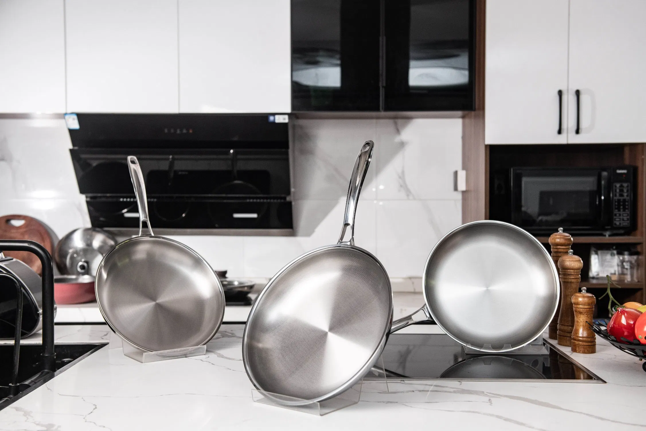 New Developed Tri-Ply Stainless Steel Decreasing Yellowing 26cm Fry Pan Cookware