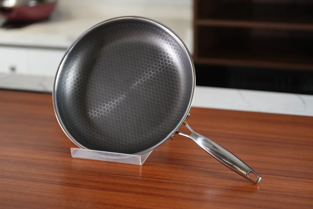 Frying pan view 5
