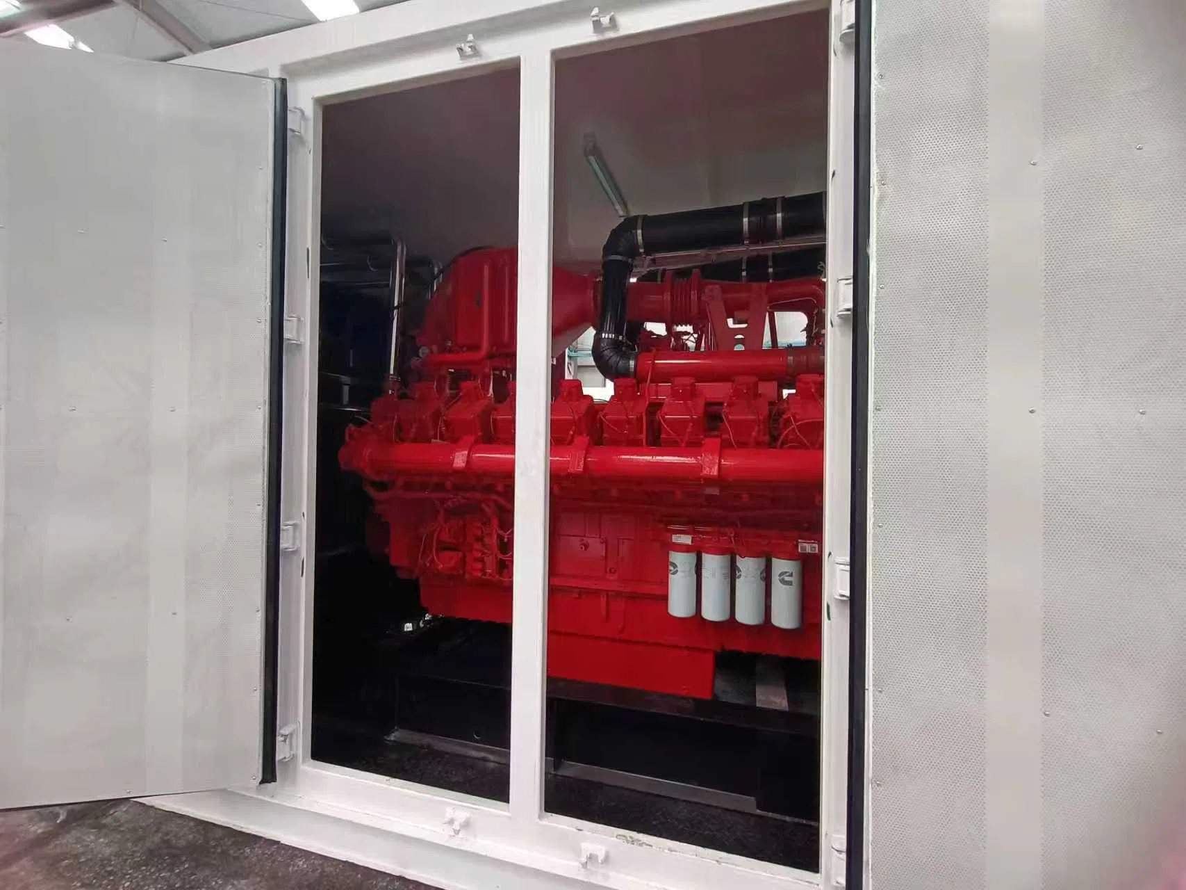 مجموعة مولدات مخصصة حسب الطلب مزودة بمحركات 300kw من كامينز ومولدات ليروي سومر متوافقة مع الغاز الطبيعي المسال والغاز الطبيعي المضغوط وغاز البترول المسال والوقود المزدوج والغاز الطبيعي والبيوجاز
