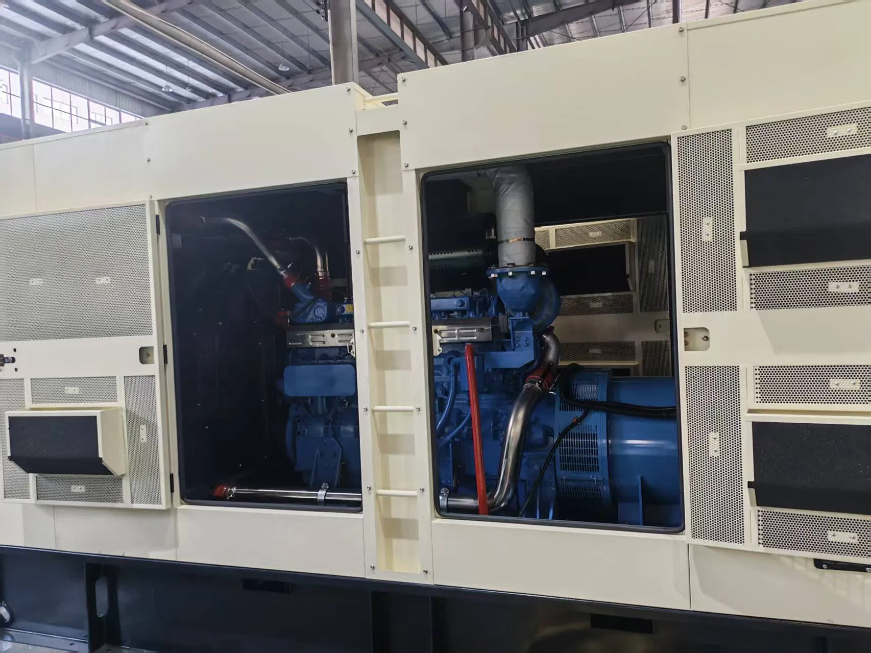 Customized Marine Diesel Generator Sets of 125kVA, 120kw, 150kw, 180kw, 200kVA, and 250kVA Are Manufactured by Cummings Generators