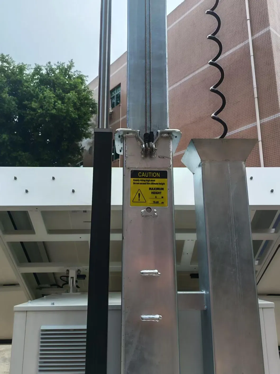 برج إضاءة هجين يعمل بالطاقة الشمسية والديزل معزول الصوت 7kVA مجموعة مولدات الديزل
