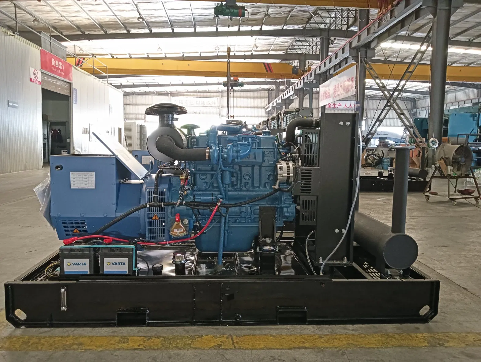استخدام الأرض استخدام بحري مجموعة مولدات الديزل 375kVA 413kVA بمحرك قوي سعر فوب